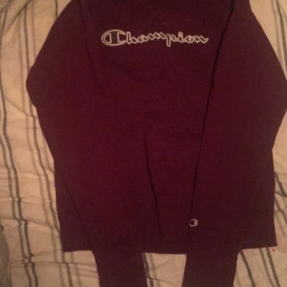 Woman’s champion sweatshirt size extra small